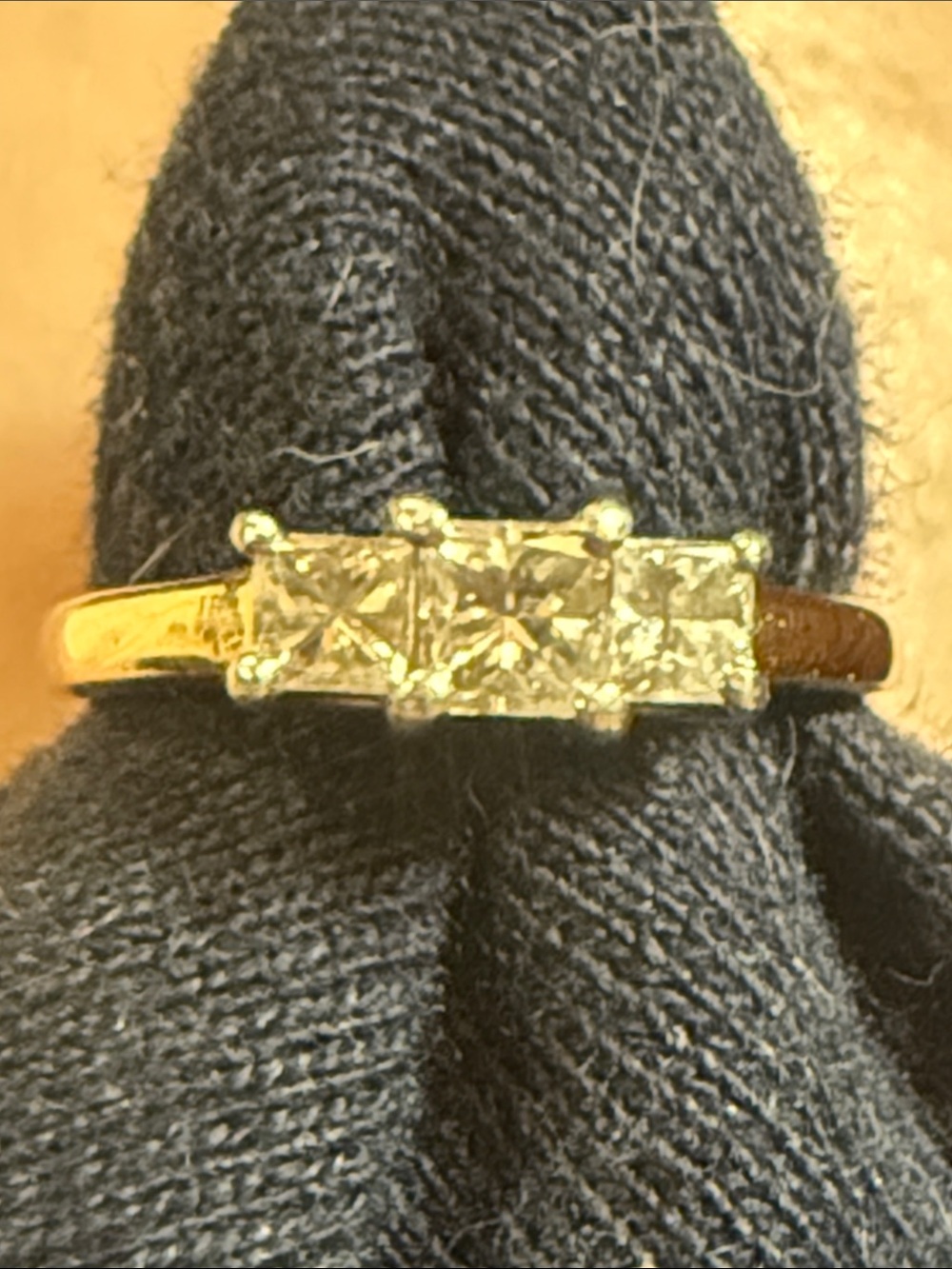 DIAMOND 3 stone 14k gold ring STUNNING size 5 3/4. Retail $1200 100% authentic - Picture 8 of 15